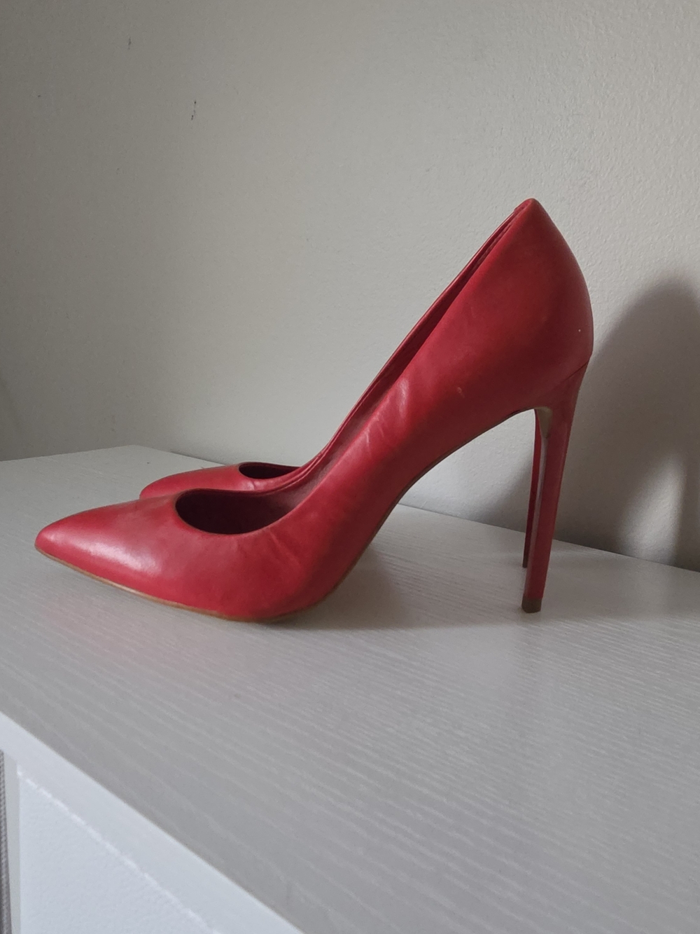 Classic Red Pointed-Toe Stiletto Pumps